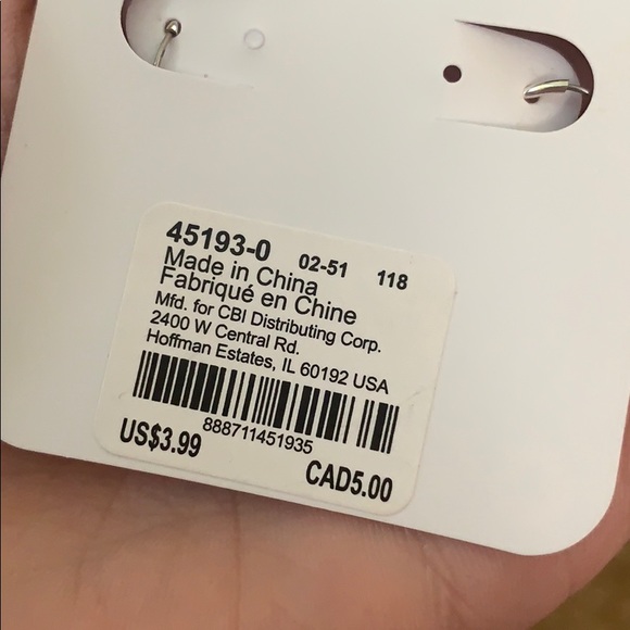 Claire’s Hoop Earring - Never Worn - Picture 5 of 5